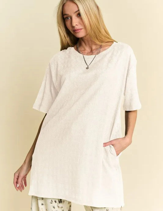 White Davi & Dani Short Sleeve Side Slit T-Shirt with Pockets | Daverri Fashions