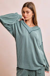 BiBi two-tone cord rib V-neck sweater with puffed sleeves
