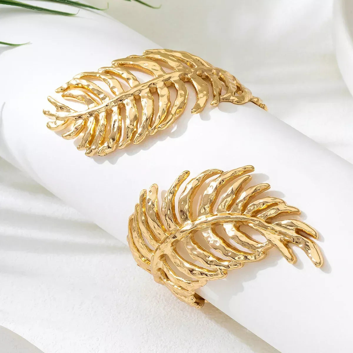 18K Gold-Plated Alloy Leaf Bracelet - DAVERRI FASHIONS
