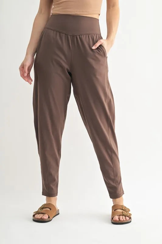 MONO B Flowbarrel High Waist Active Pants RICH SOIL
