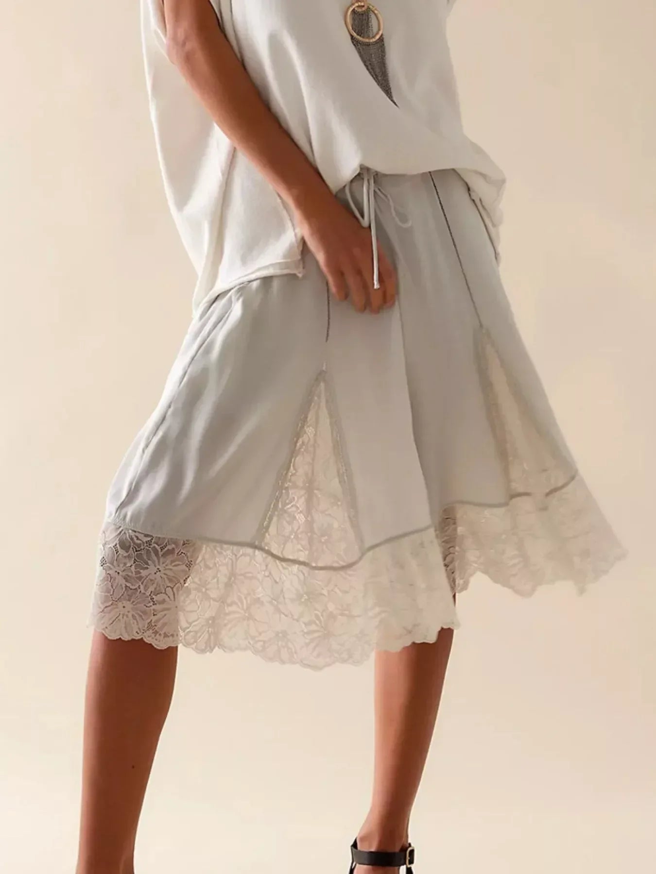 Lace Detail Shorts - DAVERRI FASHIONS