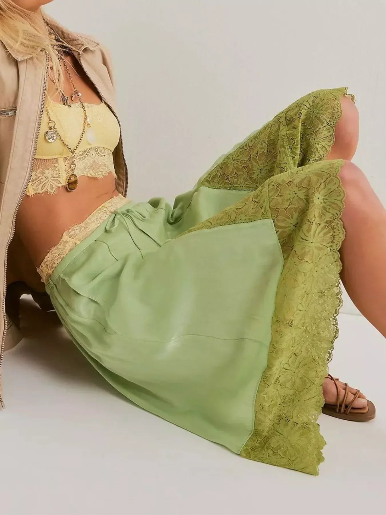 Lace Detail Shorts - DAVERRI FASHIONS