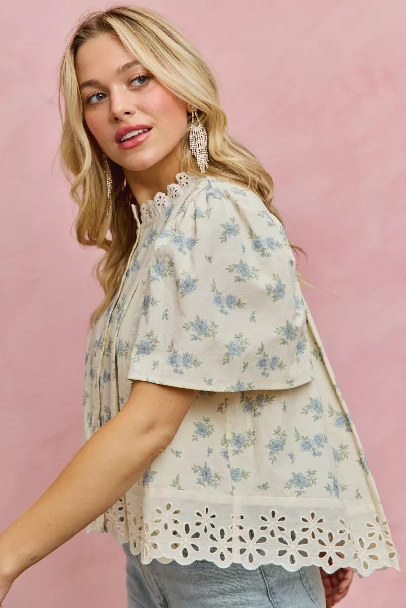 SO ME floral print lace trim flutter sleeves blouse in off-white with blue flowers
