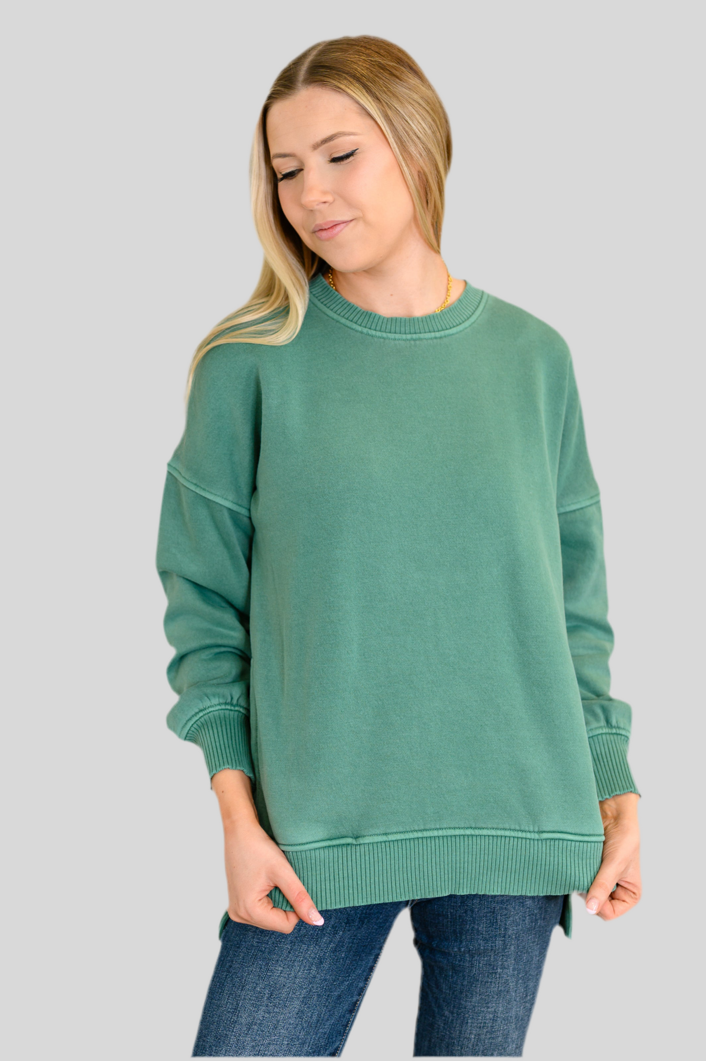 Stepped Hem Pullover in Dark Green
