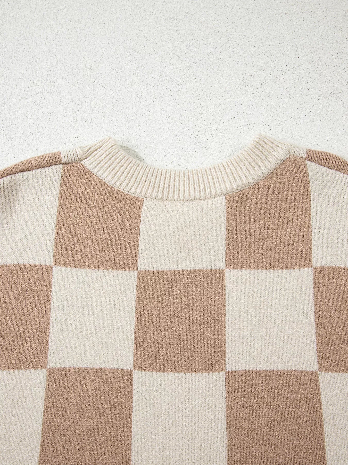 Cozy Daverri checkered knit baggy sweater with ribbed crew neck