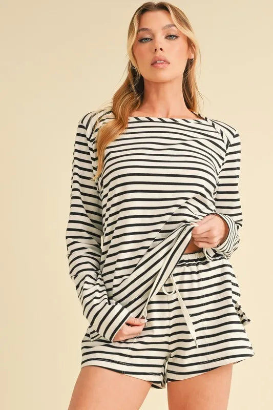 Aemi+Co Drawstring Contrast Striped Shorts