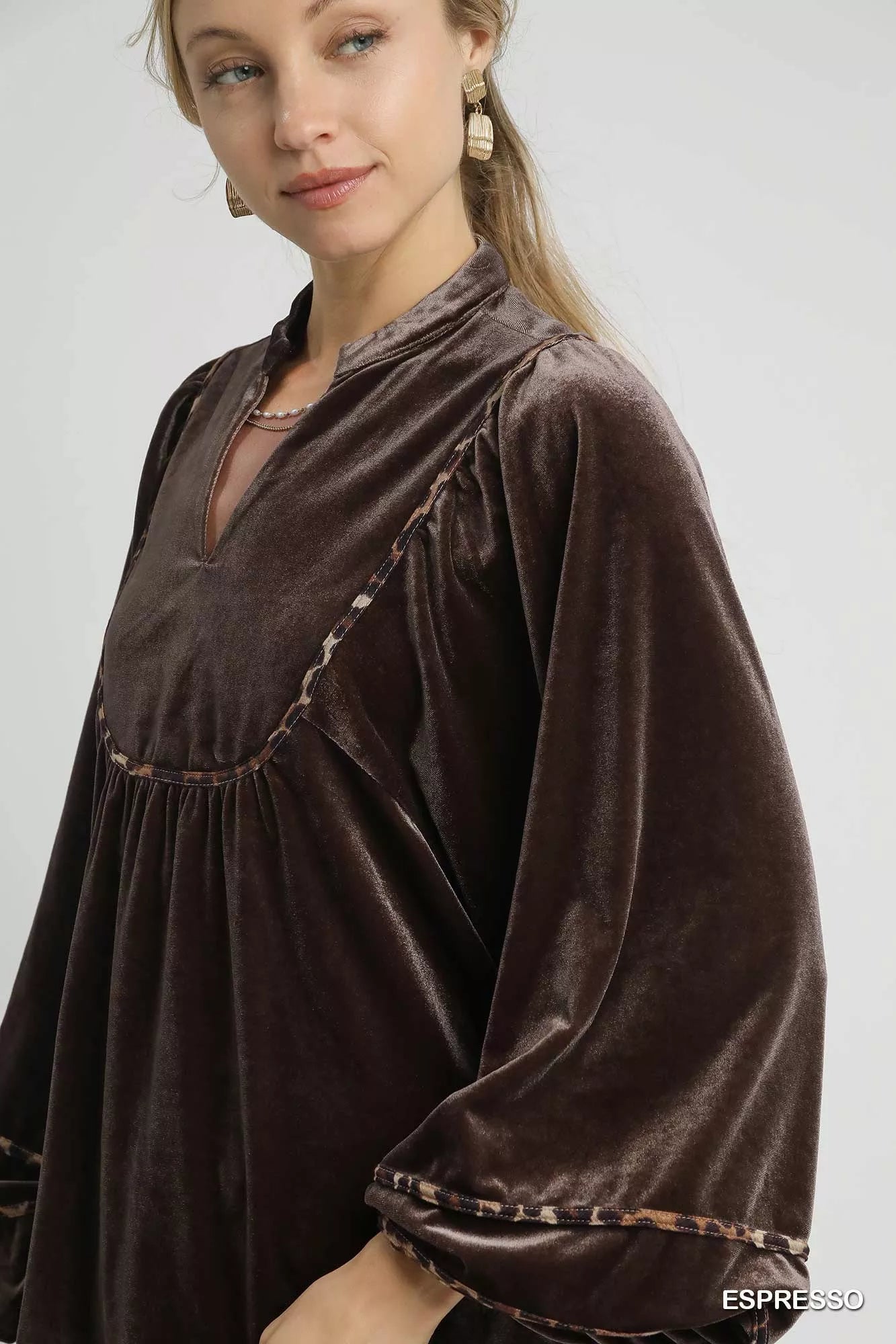 Umgee Velvet Long Sleeve Blouse with Contrast Trim | Blouses Daverri Fashions