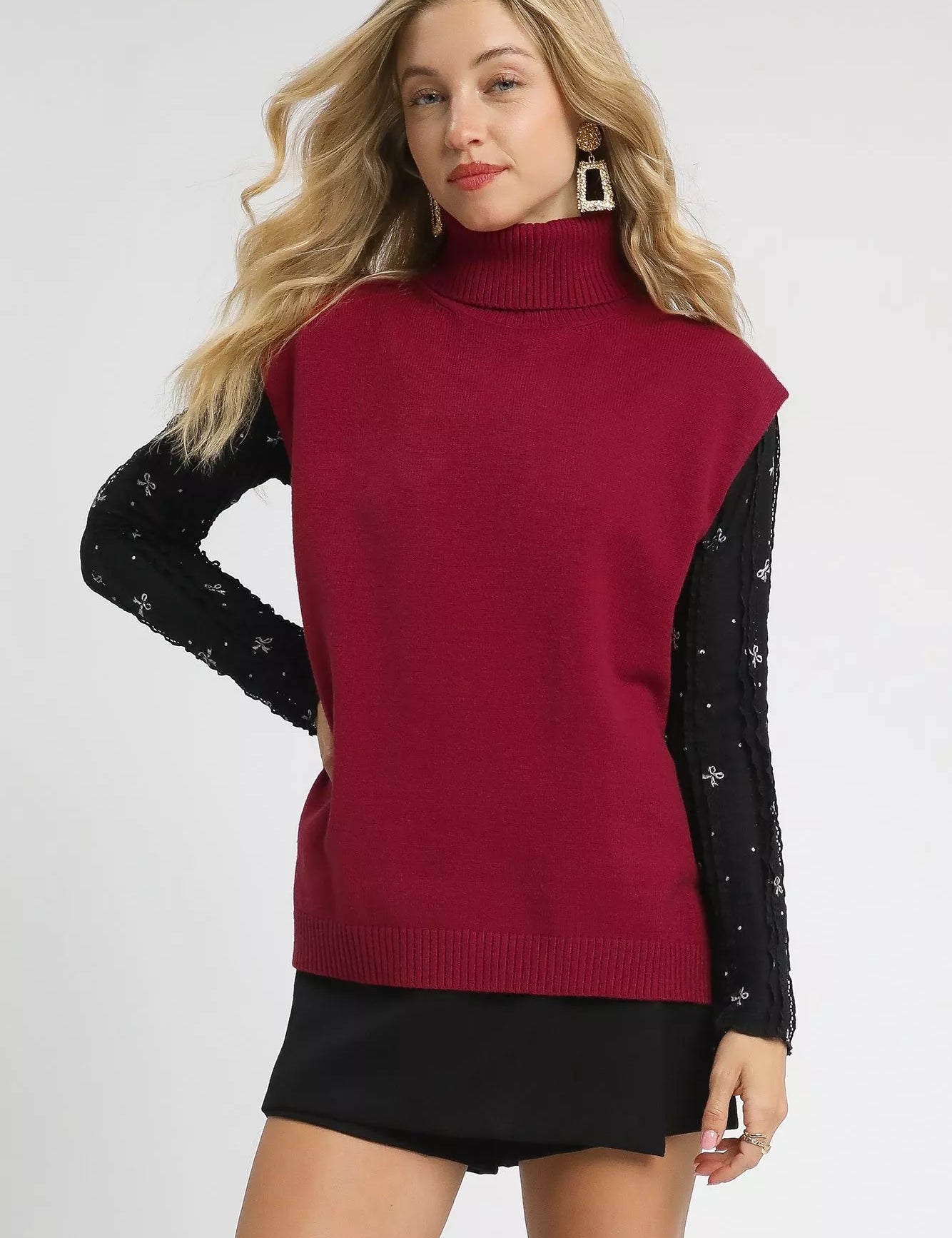 RUBY Umgee High-Low Turtleneck Sleeveless Sweater Top | Sweaters Daverri Fashions