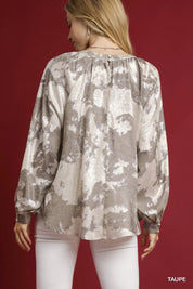 Umgee Full Size Metallic Fabric Blouse with Balloon Sleeves Plus Size | Blouses Daverri Fashions