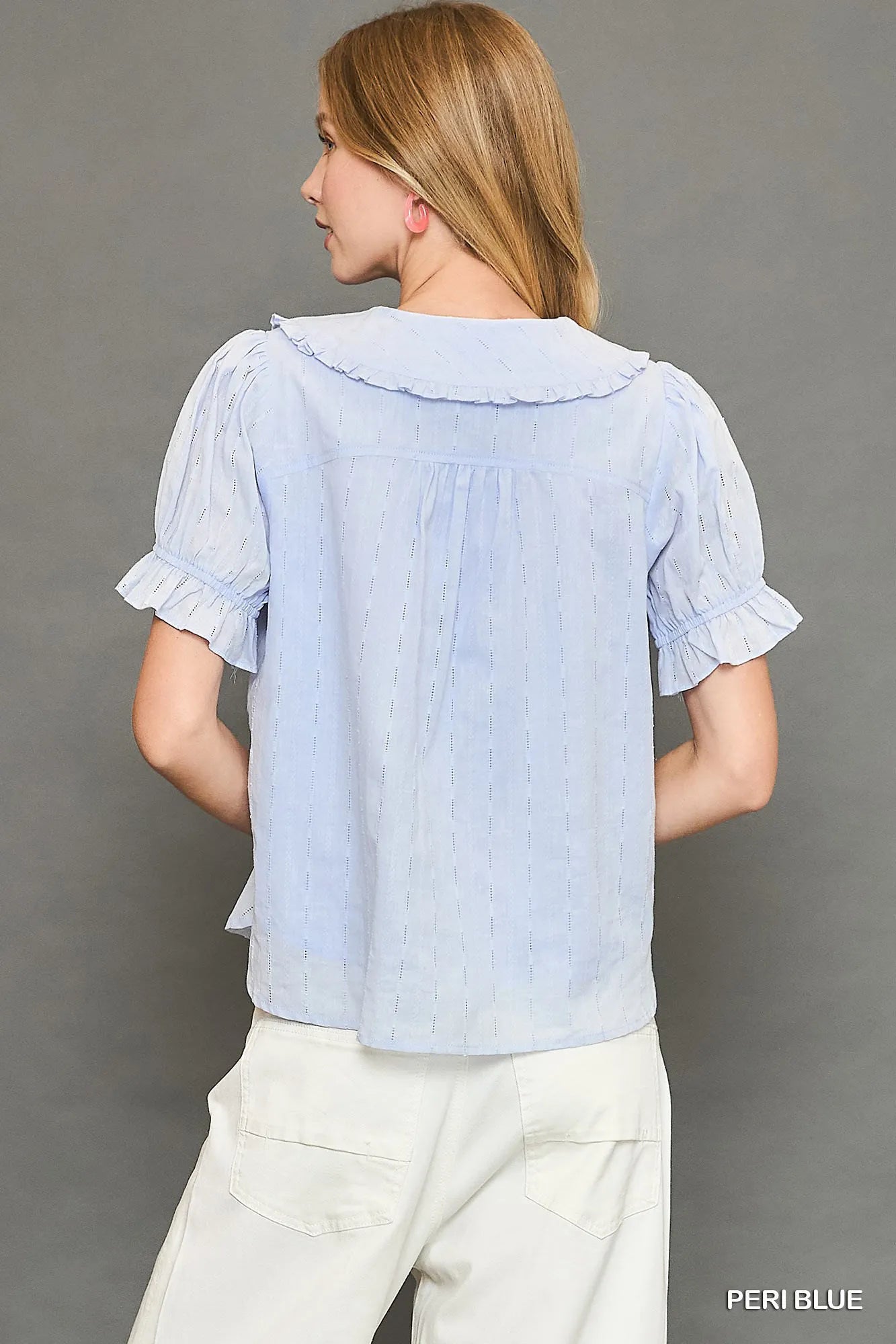 Peri blue short-sleeved blouse with lace collar and ruffled cuffs