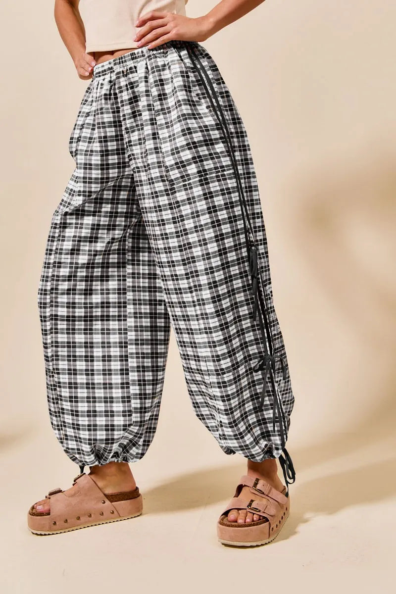 SO ME Plaid Elastic Waist Balloon Pants IVORY BLACK