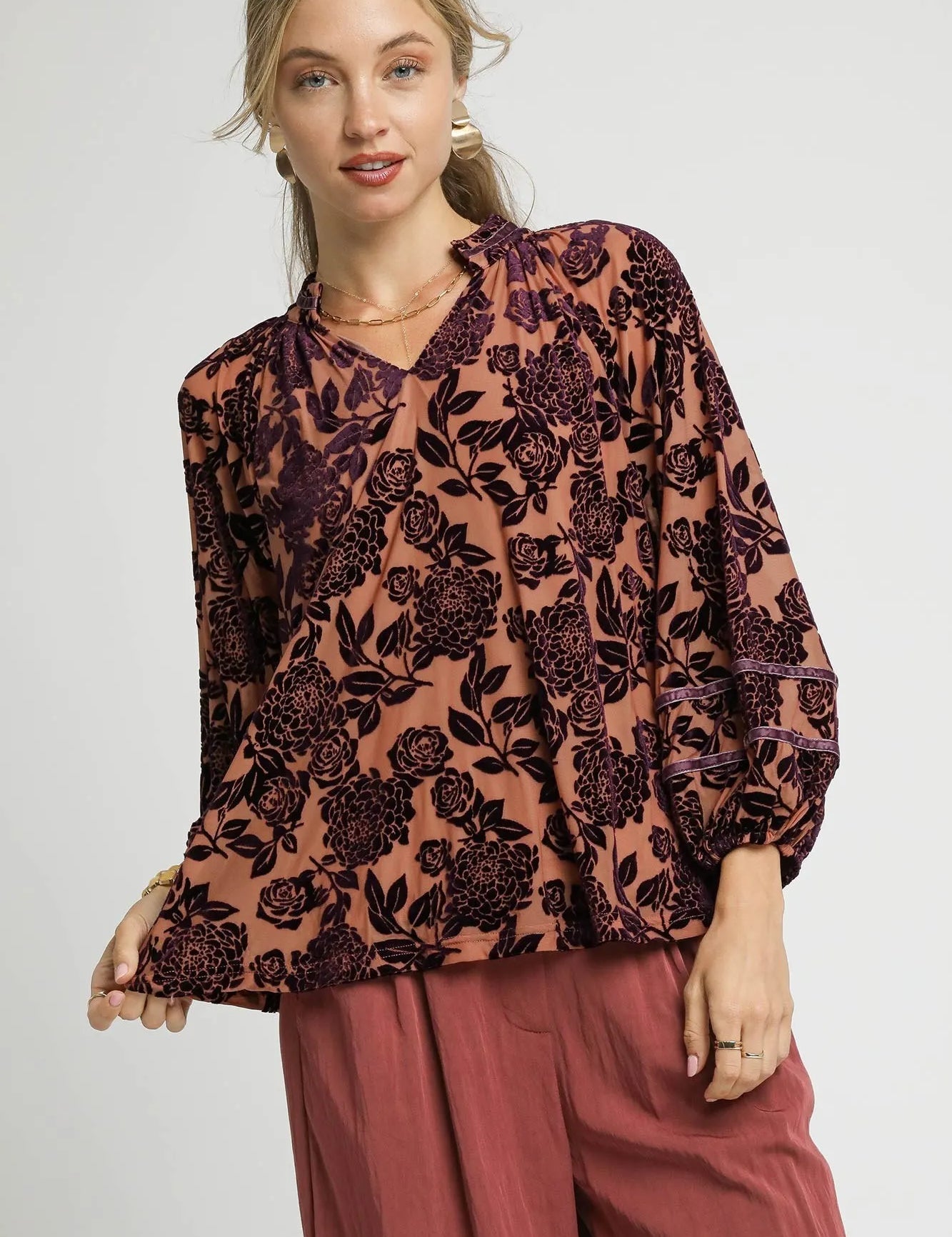 GRAPE Umgee Floral Velvet Blouse with Balloon Sleeves | Daverri Fashions
