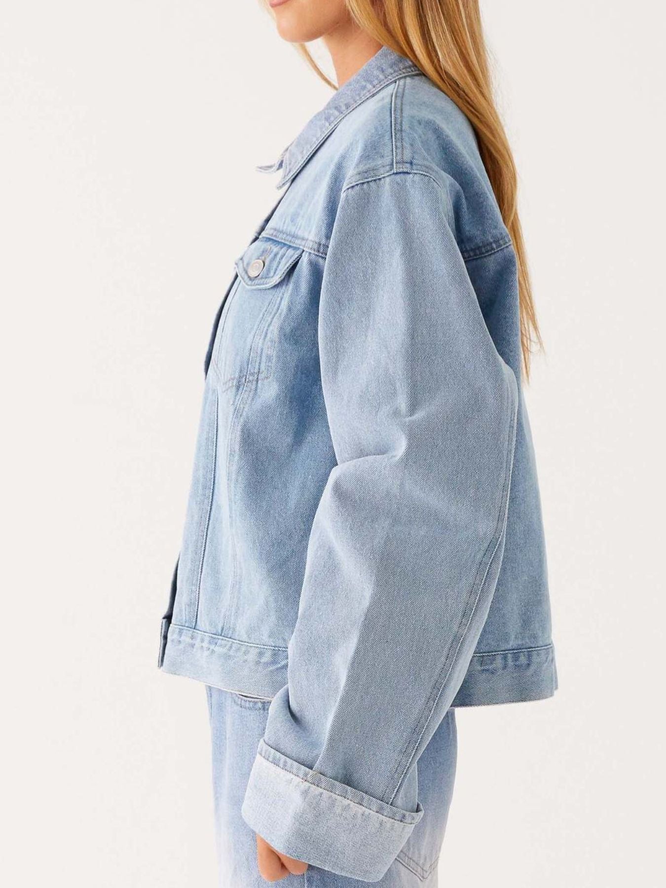 Daverri button down cropped oversized denim jacket, light-wash with rolled cuffs