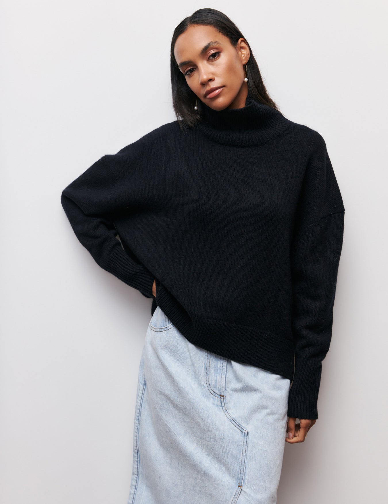 Black Loose Fit Long Sleeve Turtleneck Sweater | Sweaters Daverri Fashions