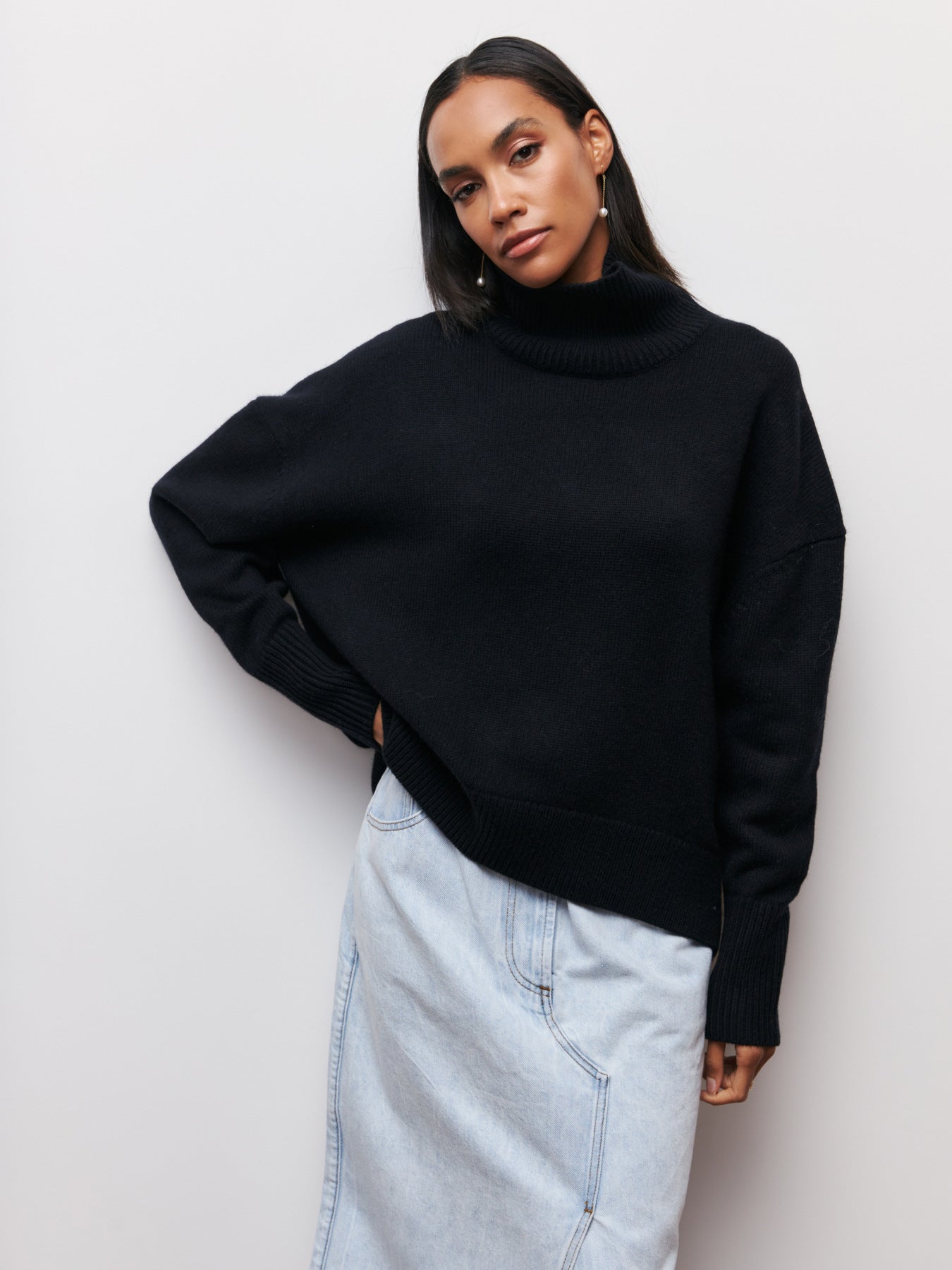 Black Loose Fit Long Sleeve Turtleneck Sweater | Sweaters Daverri Fashions