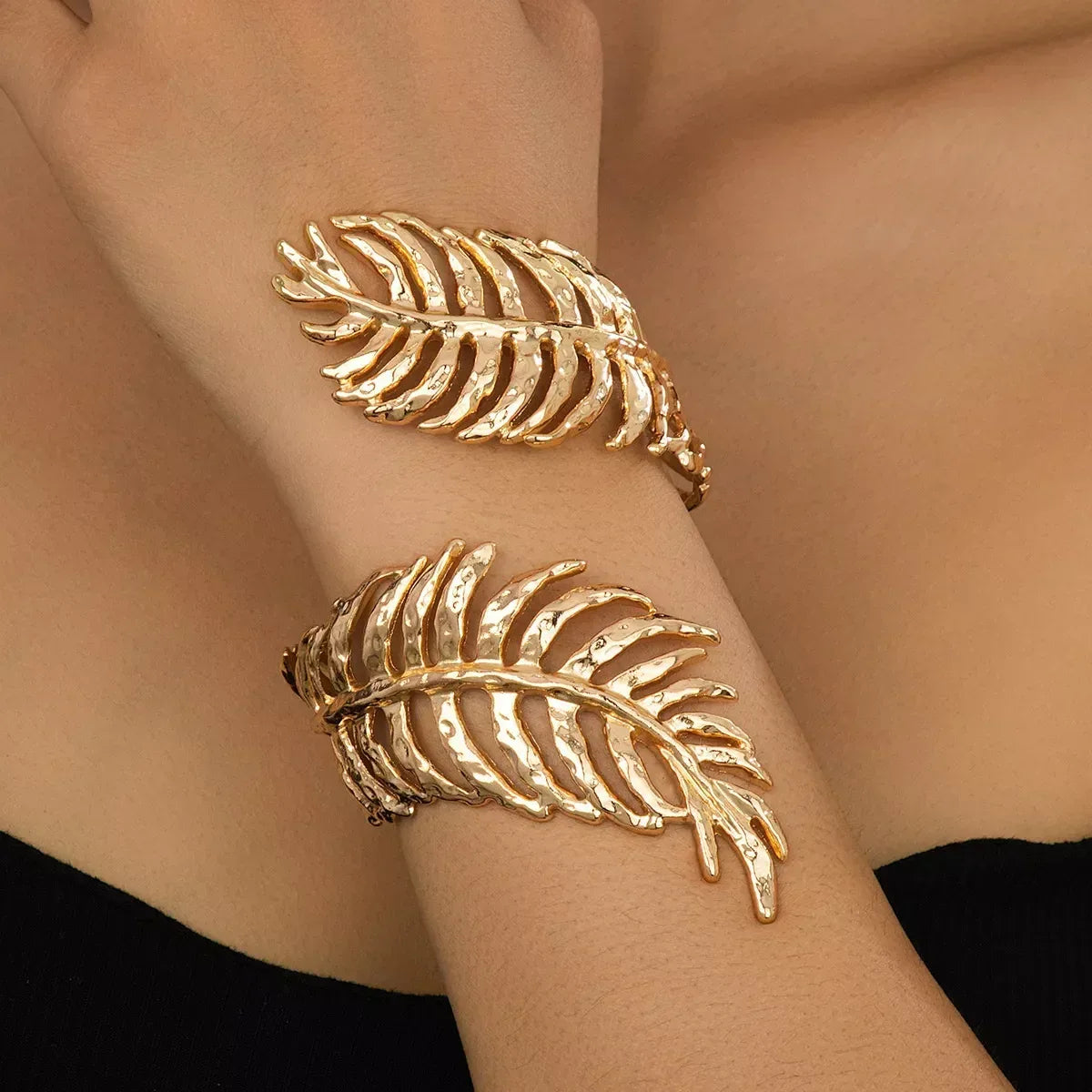 18K Gold-Plated Alloy Leaf Bracelet - DAVERRI FASHIONS