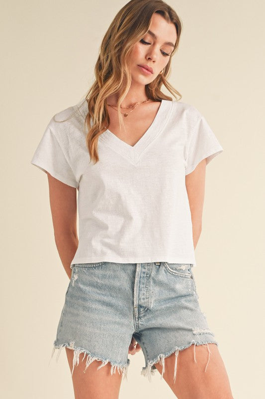 Aemi + Co Side Slit V-Neck Short Sleeve Cropped T-Shirt White