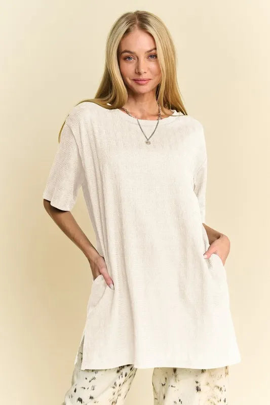 Davi & Dani Short Sleeve Side Slit T-Shirt with Pockets | Daverri Fashions