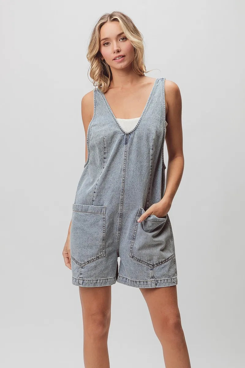 BiBi Patch vintage washed denim shortall with light-wash overalls, v-neckline and front pockets