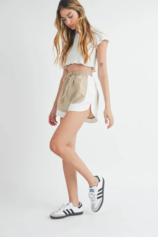 MABLE Drawstring Waist Contrast Trim Detail Shorts Shorts