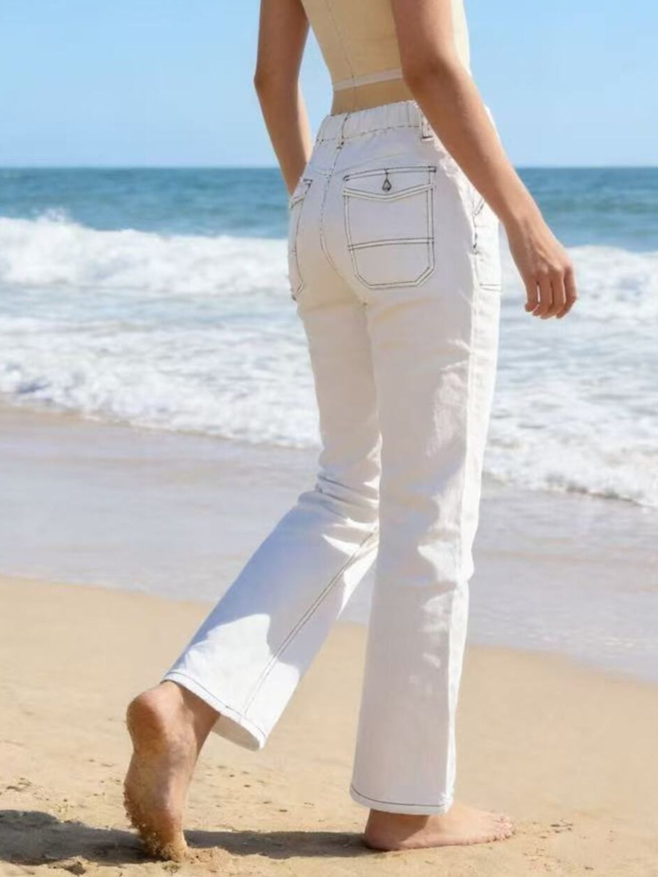 Wide leg contrast stitching white denim jeans five-pocket design