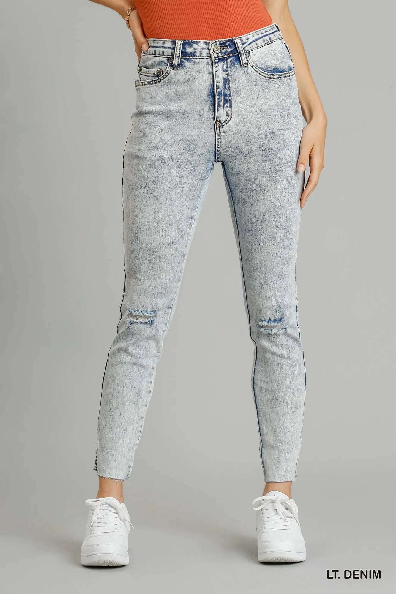 Umgee 5-Pockets Distressed Detail Stretch Denim Skinny Jeans with Unfinished Hem Jeans
