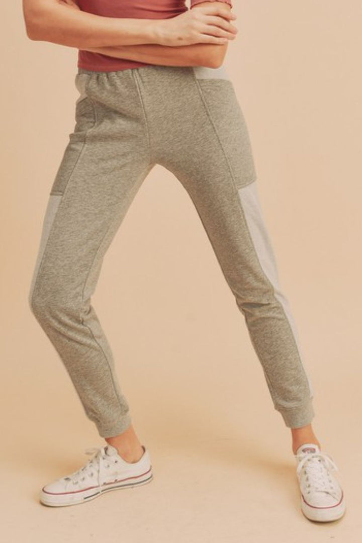 Aemi + Co Elastic Waist Joggers with Pockets