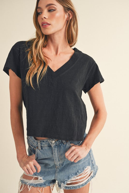 Aemi + Co Side Slit V-Neck Short Sleeve Cropped T-Shirt Black T-Shirts