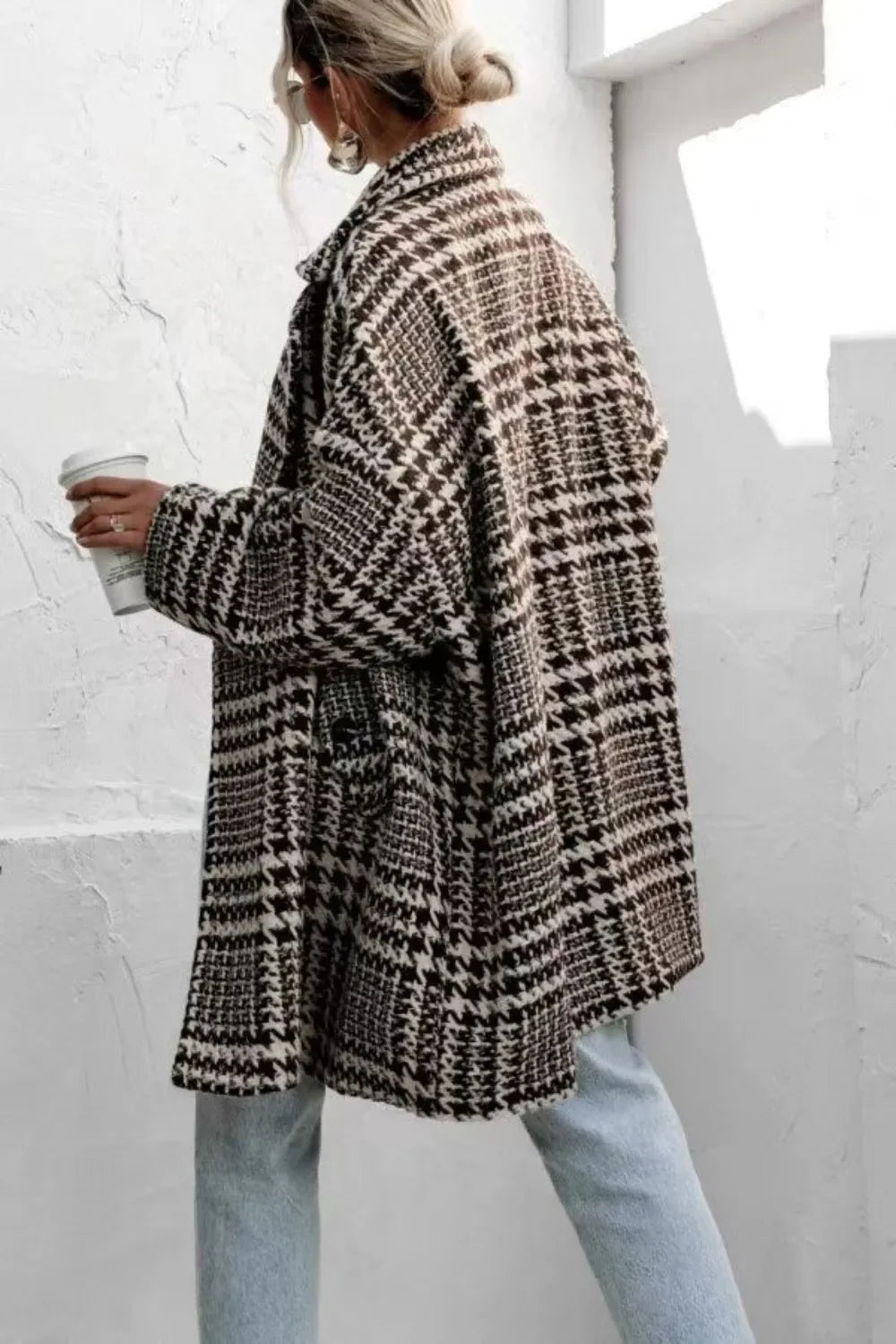 Oversized houndstooth plaid wool coat with brown white pattern pockets