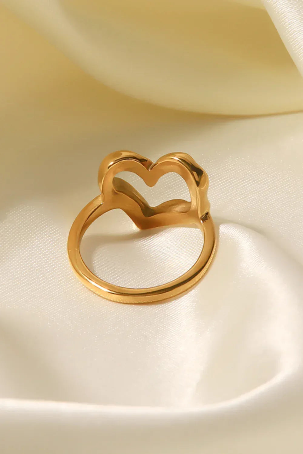 18K Gold Plated Heart-Shaped Ring - DAVERRI FASHIONS