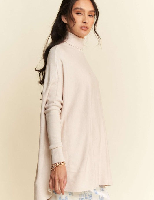 Davi & Dani High-Low Turtleneck Long Sleeve Knit Top