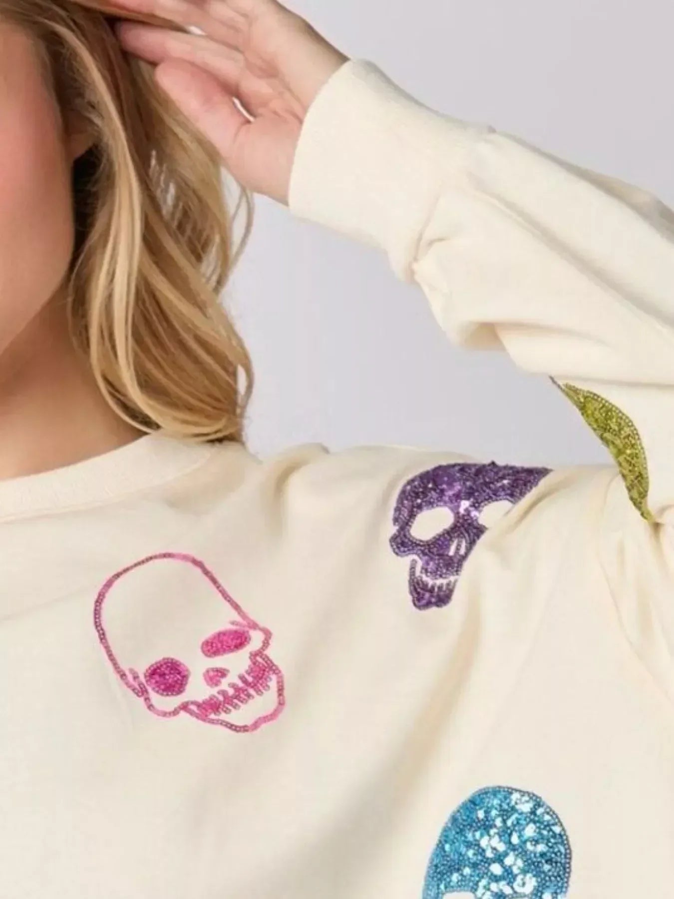 Sequin Skull Long Sleeve Sweatshirt - DAVERRI FASHIONS