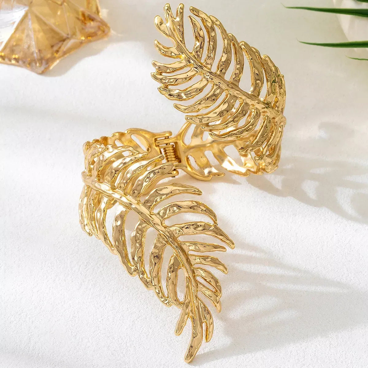 18K Gold-Plated Alloy Leaf Bracelet - DAVERRI FASHIONS