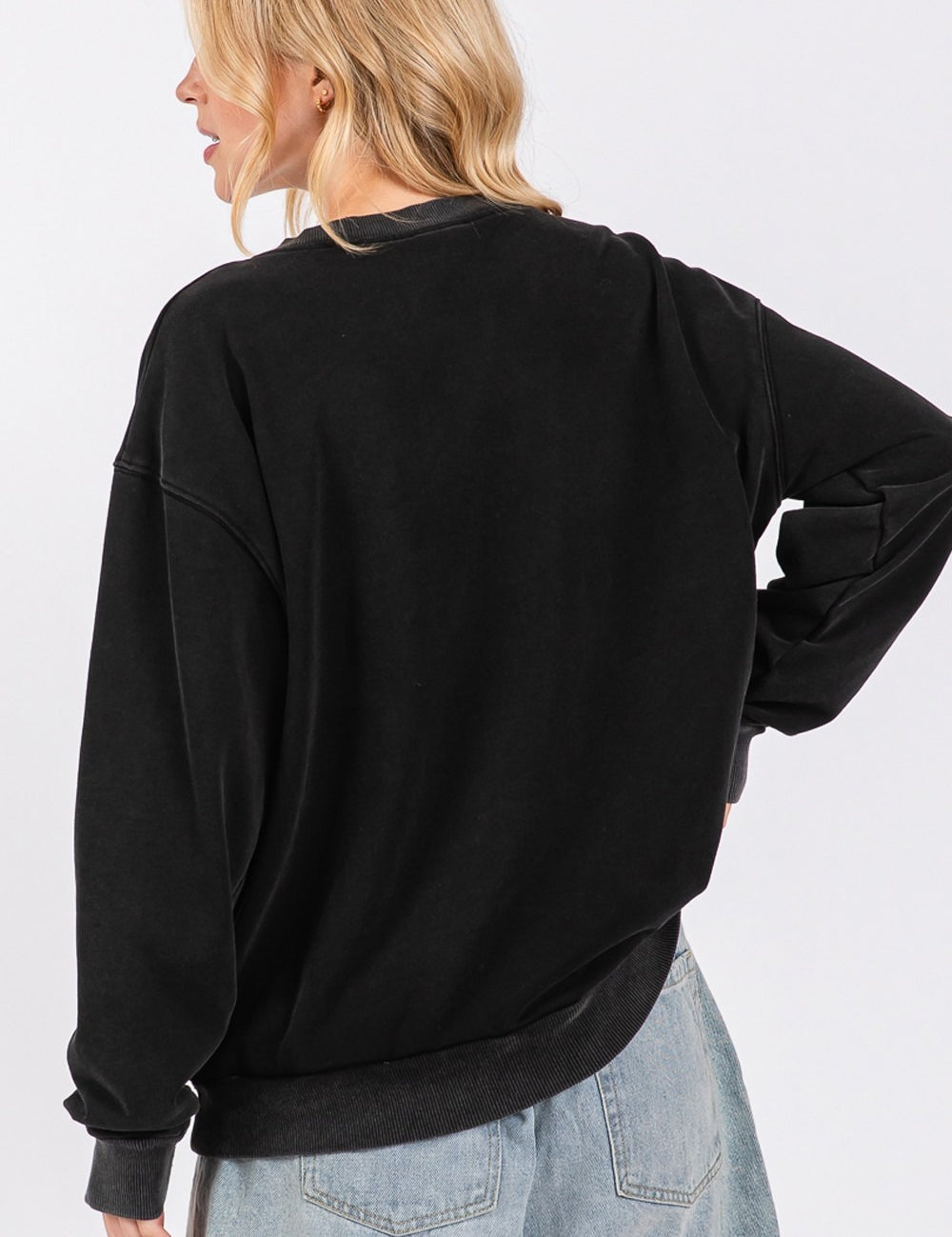 SAGE + FIG USA Letter Patch Round Neck Sweatshirt