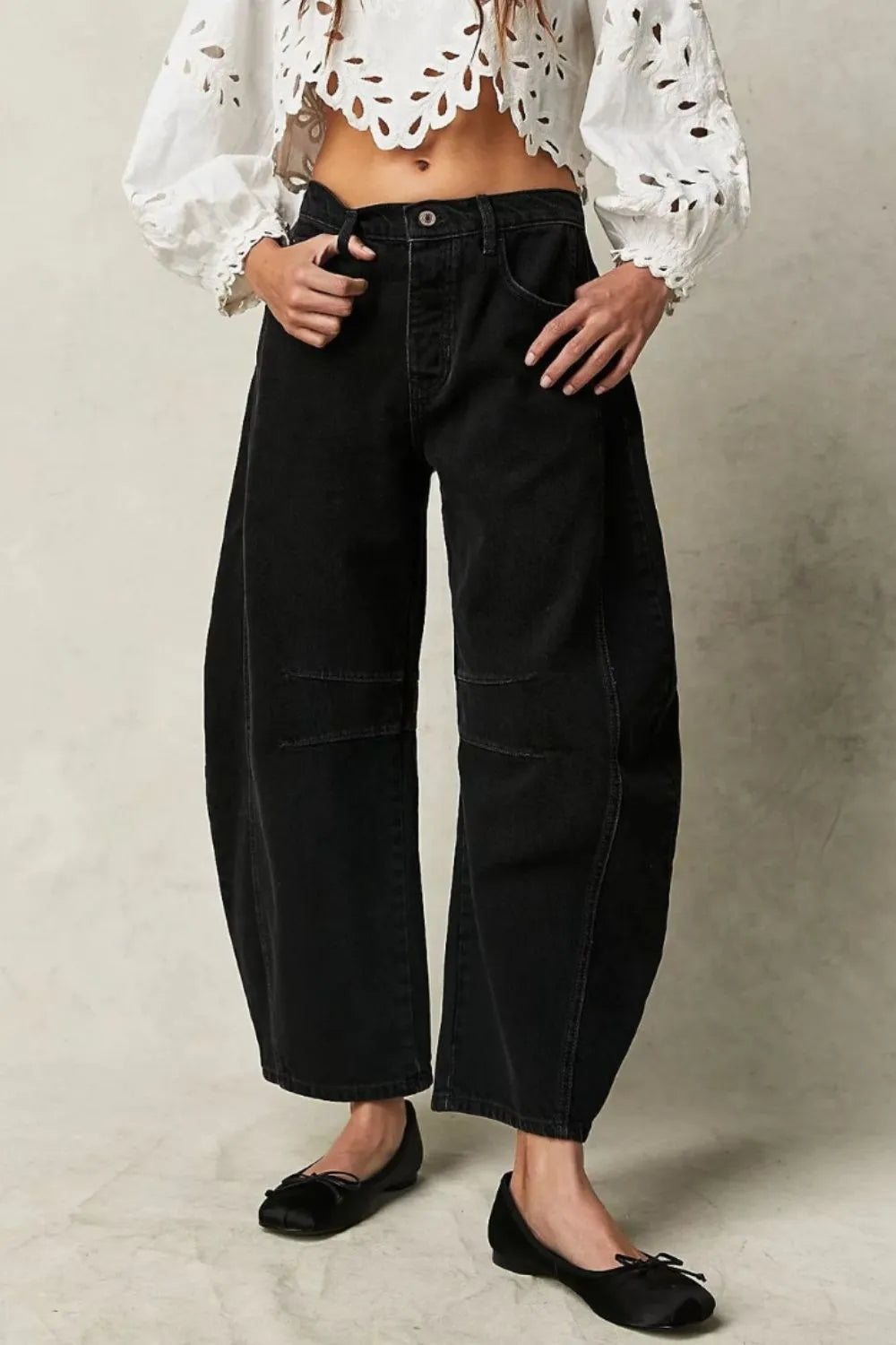 Black Retro Barrel Jeans with Pockets | Jeans Daverri Fashions
