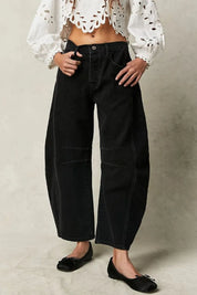 Black Retro Barrel Jeans with Pockets | Jeans Daverri Fashions