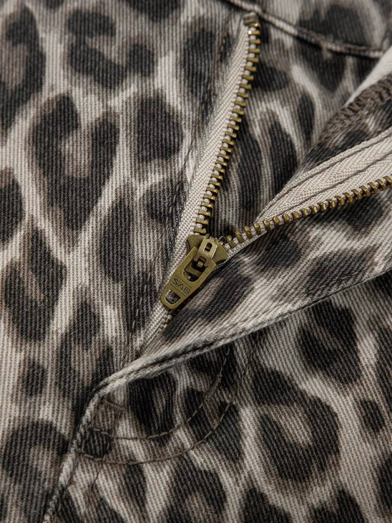 Leopard Straight Loose Leg Raw Hem Jeans - DAVERRI FASHIONS