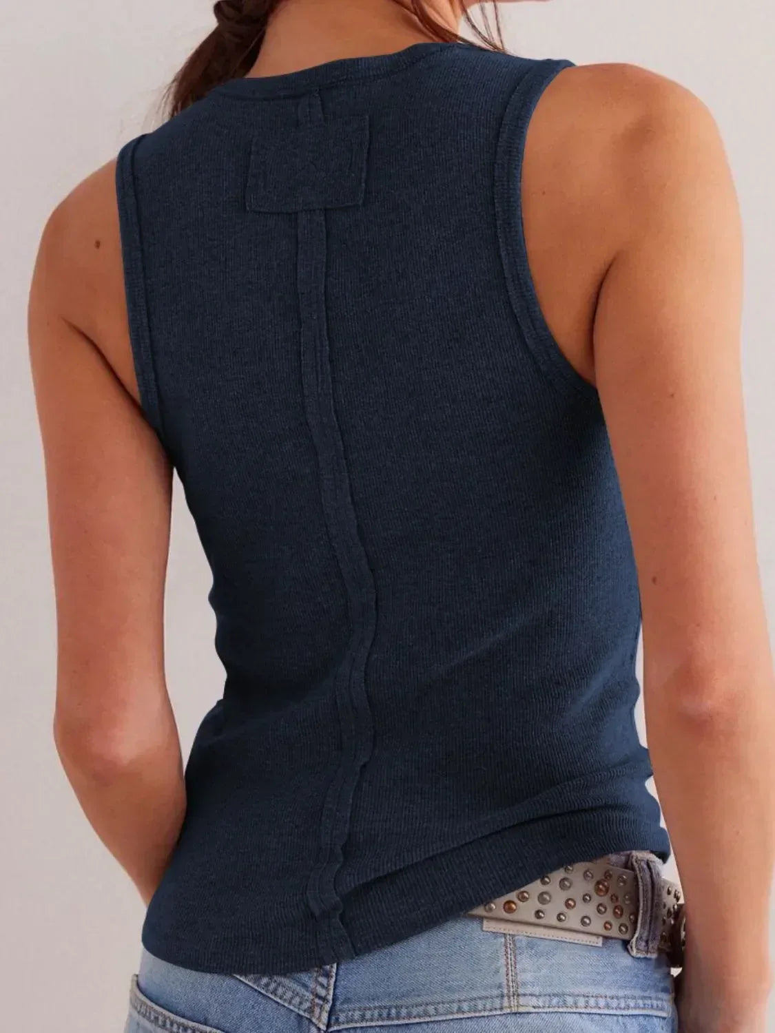 Solid V-Neck Tank - DAVERRI FASHIONS