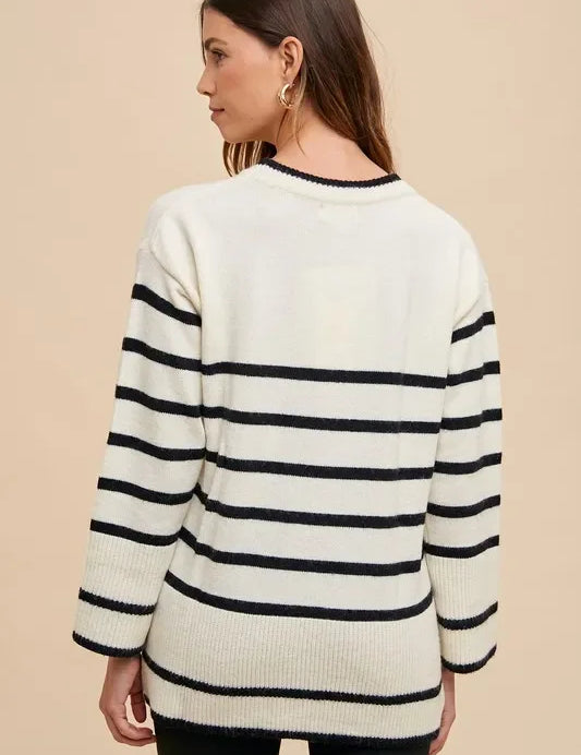 Annie Wear black and white striped knit round neck sweater
