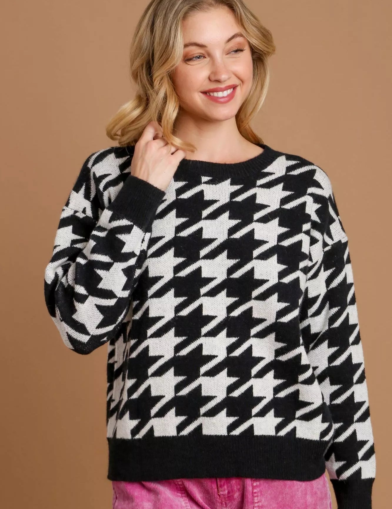 Black Umgee Houndstooth Round Neck Sweater | Daverri Fashions
