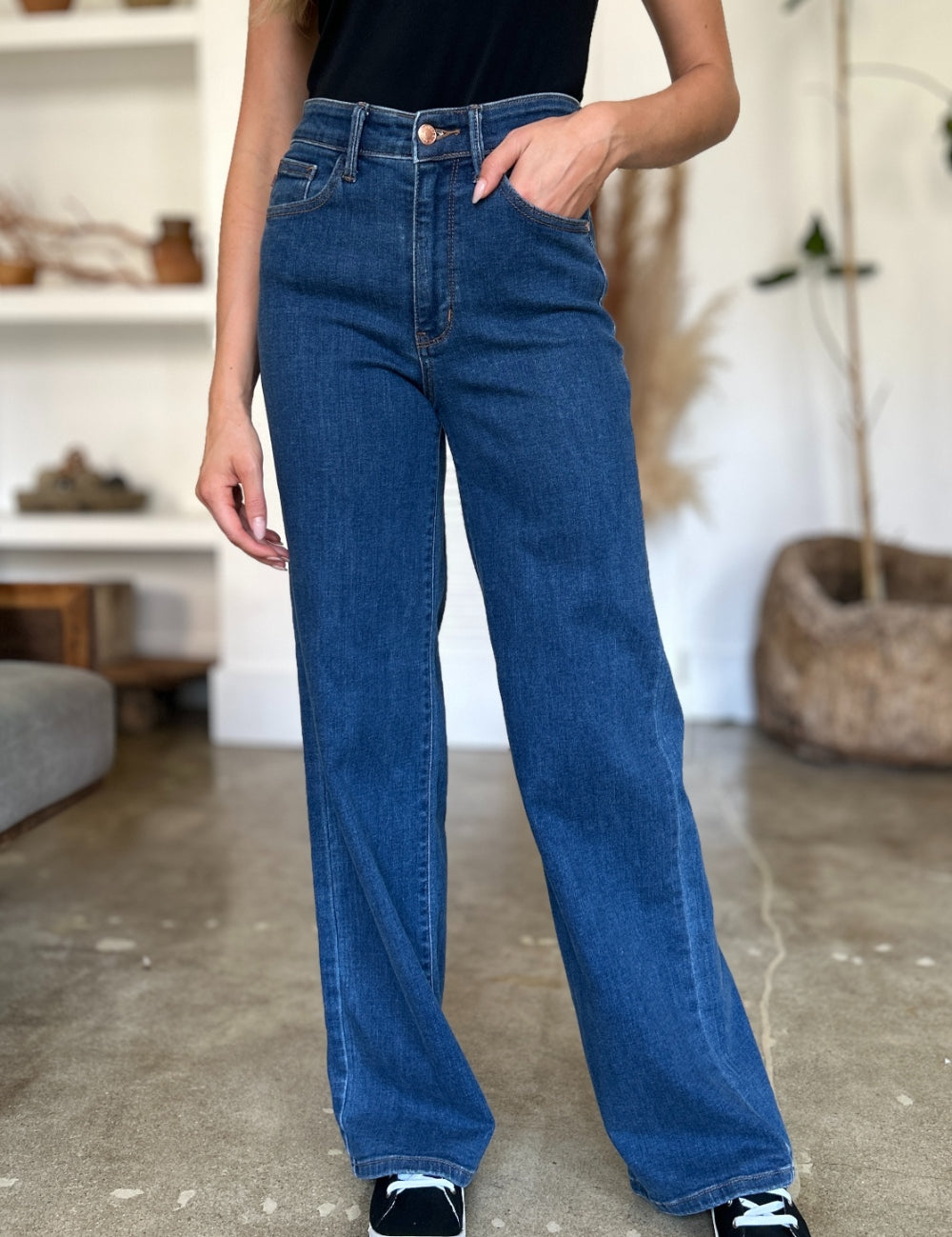 Medium Judy Blue Full Size High Rise Straight Jeans | Daverri Fashions