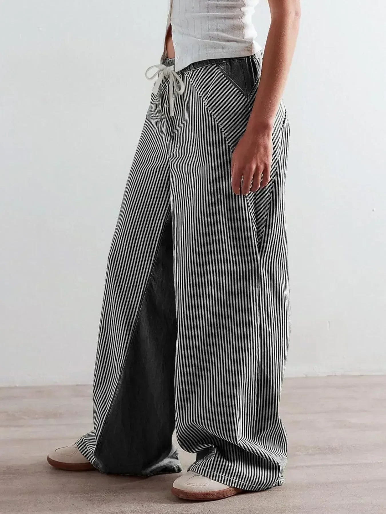 Striped Wide Leg Jeans - DAVERRI FASHIONS