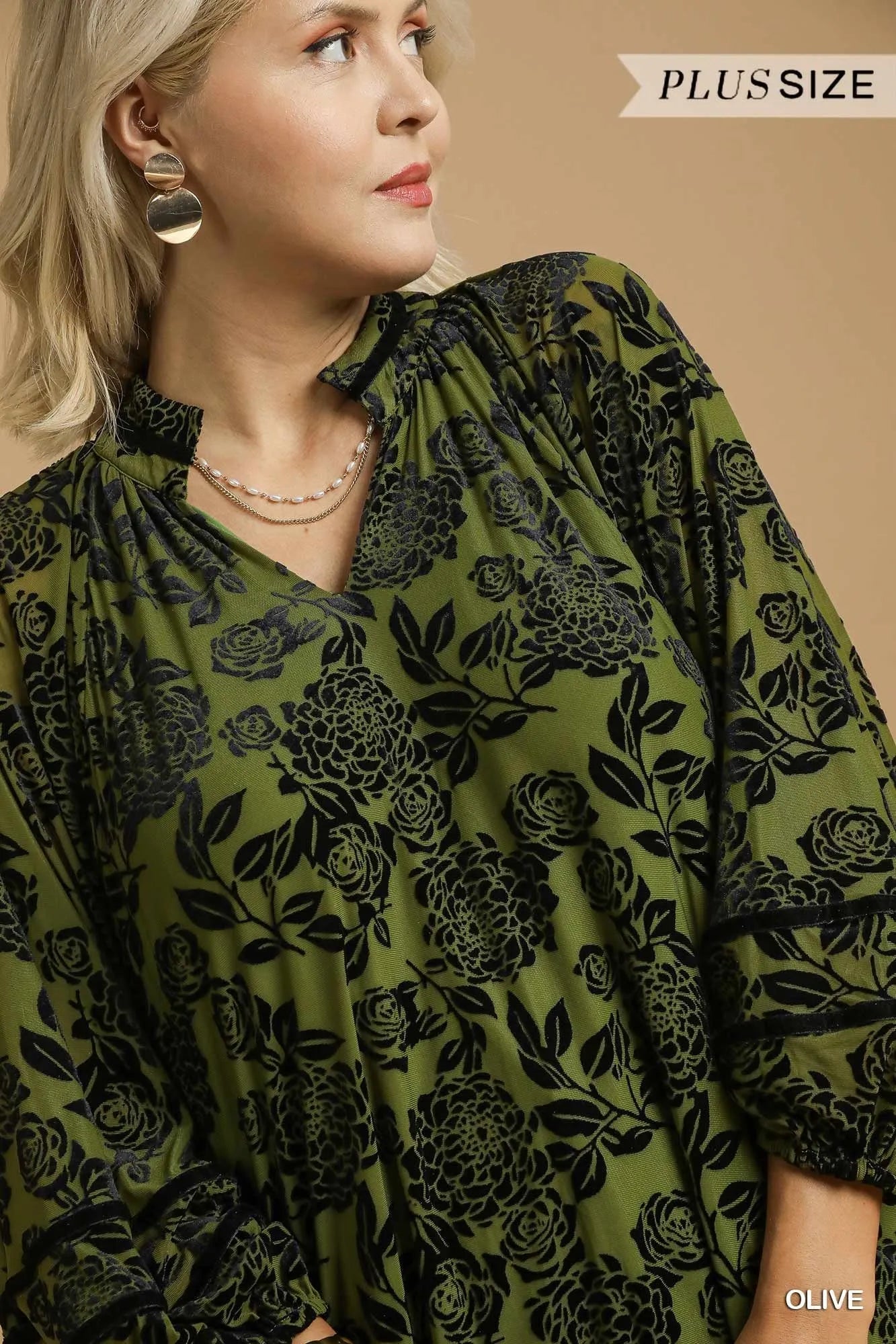 Umgee Full Size Floral Velvet Blouse with Balloon Sleeves Plus Size | Blouses Daverri Fashions