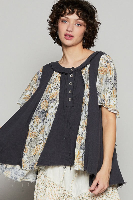 POL Frayed Hem Half Button Short Sleeve Printed Blouse DEEP CHARCOAL MULTI