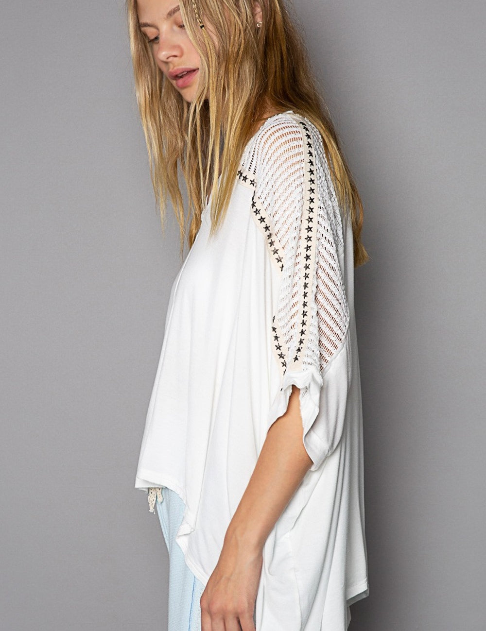 POL Oversize V-Neck Crochet Lace Contrast Studded Top