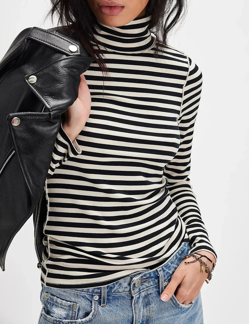 Black white Exposed Seam Striped Turtleneck Long Sleeve T-Shirt | Tops Daverri Fashions