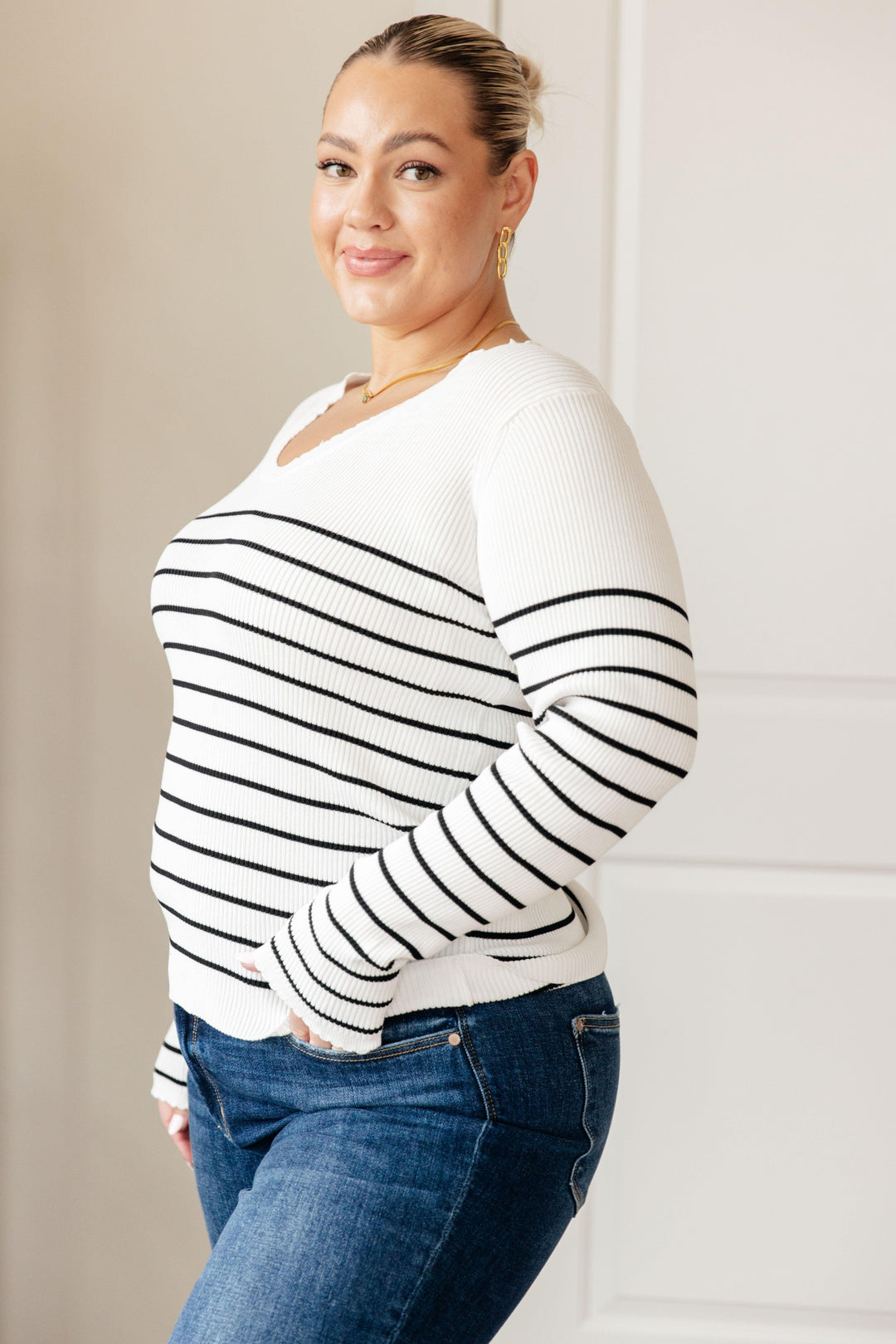 Long Sleeved V-Neck Striped Sweater Sweaters