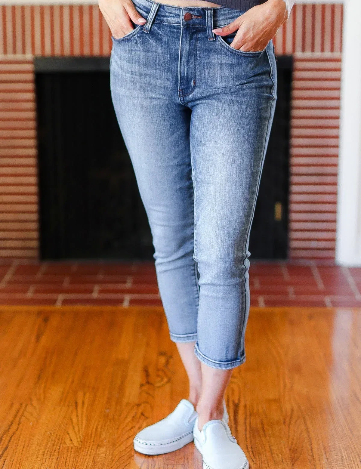 Judy Blue Medium Wash Mid Rise Skinny Capri - DAVERRI FASHIONS