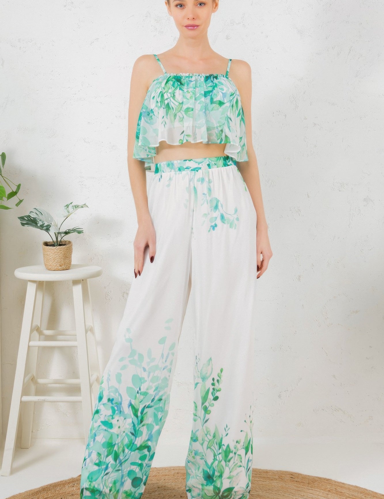 Printed Crop Top & Wide Leg Long Pants Set L Outfit Sets