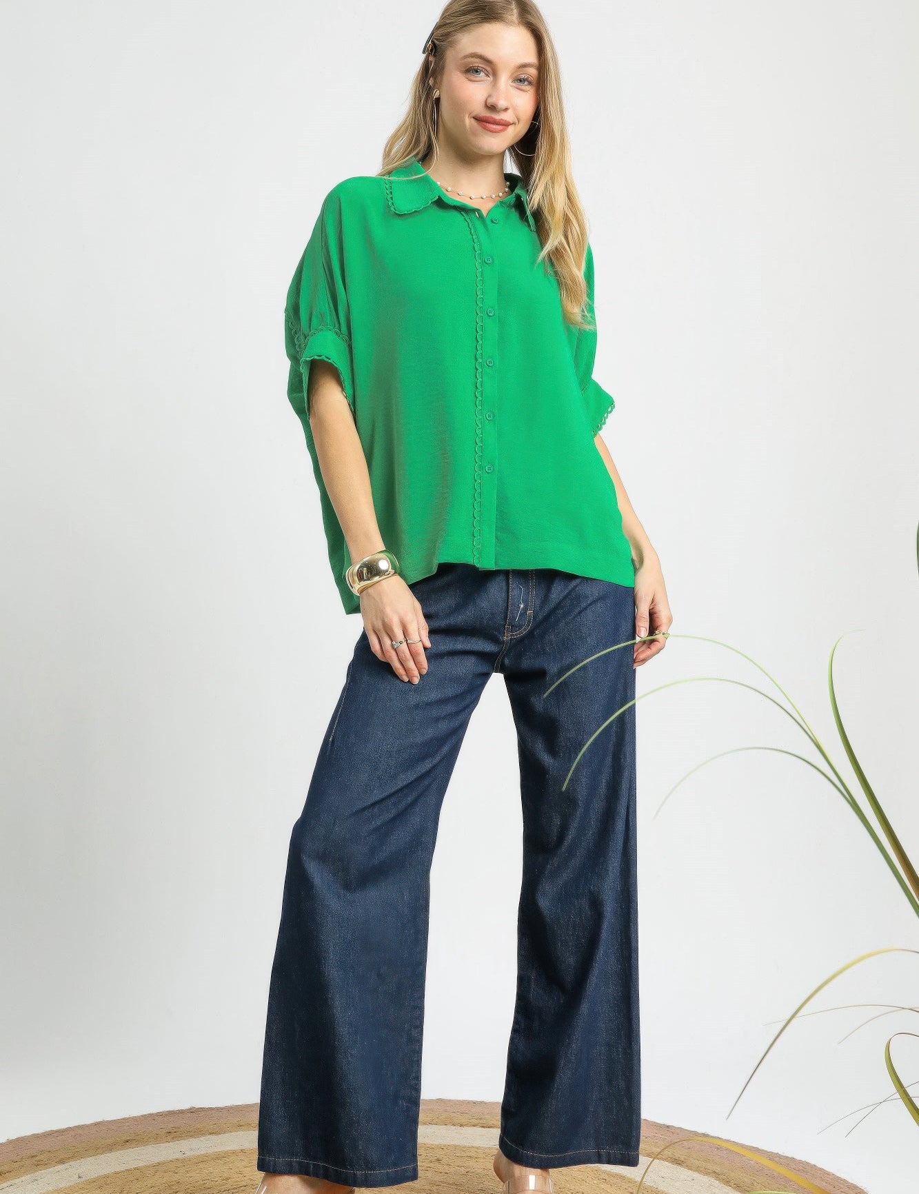 Fresh Flair Scallop Trim Blouse | Daverri Fashions